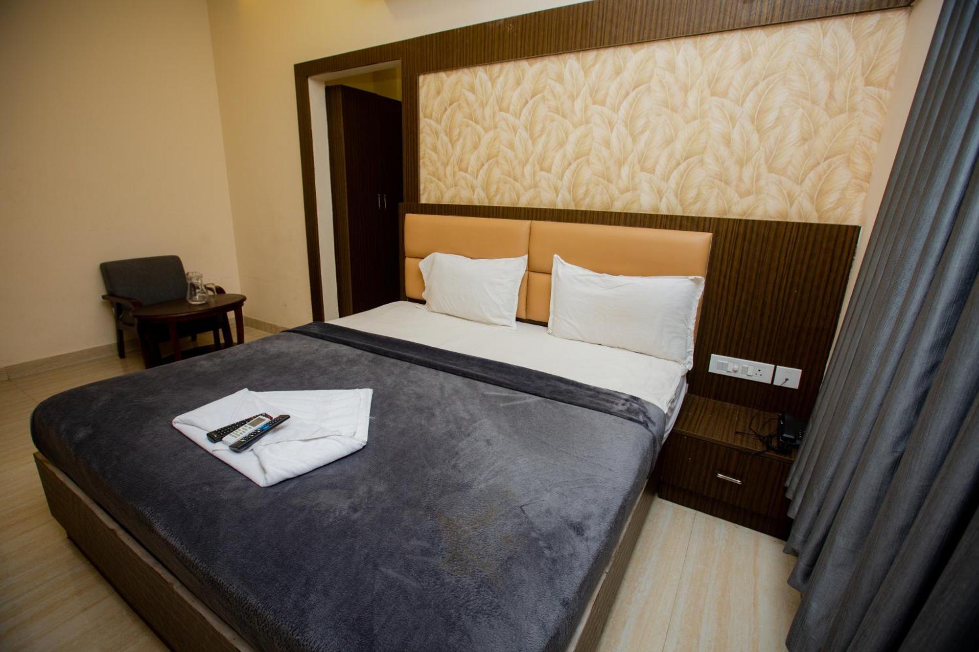 The Park Avenue Hotel - Business Class Hotel Near Central Railway Station Chennai Periyamet Exterior foto
